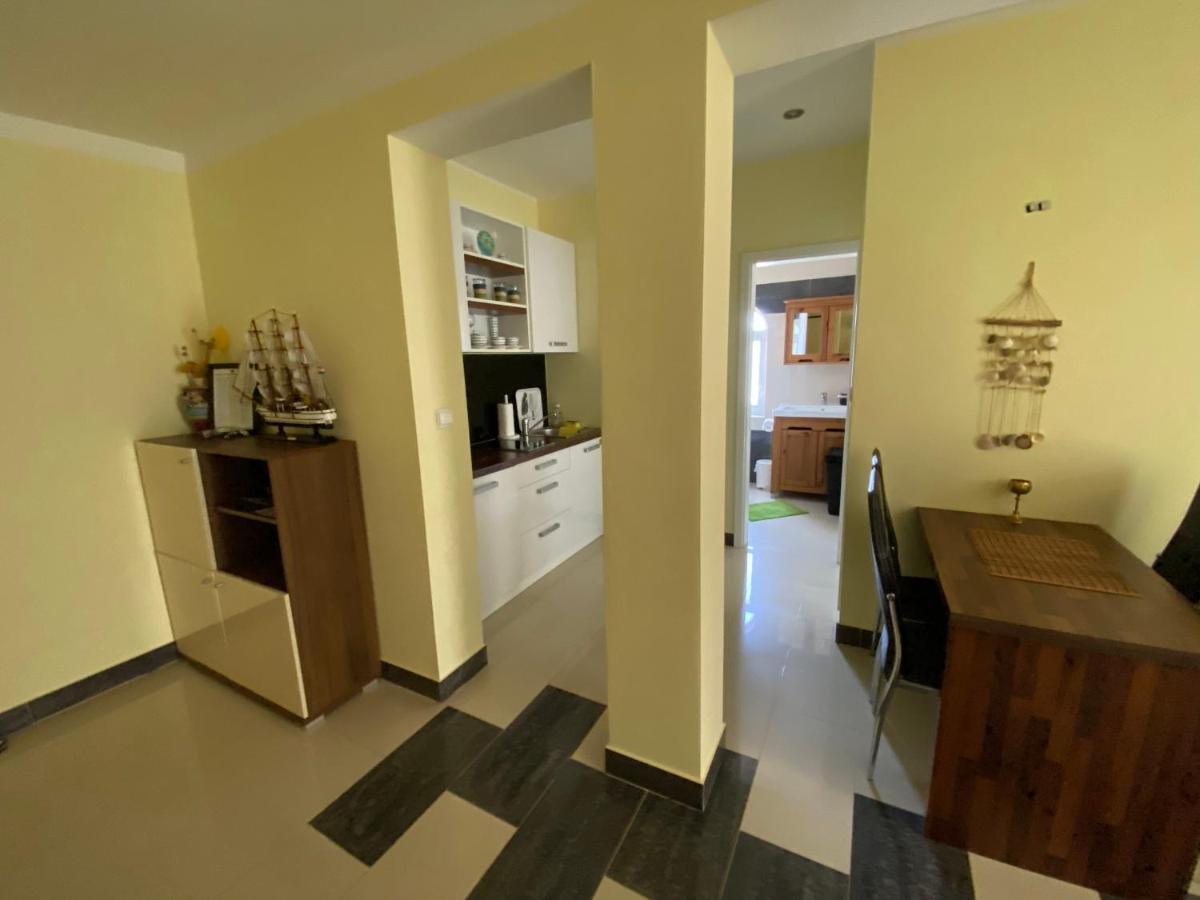 Apartments Villa Lora Kraj  Extérieur photo