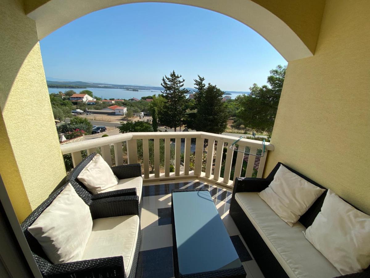 Apartments Villa Lora Kraj  Extérieur photo