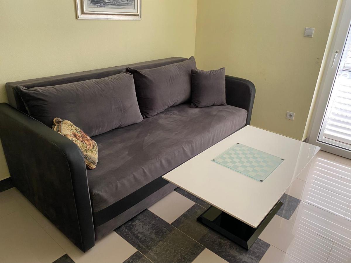Apartments Villa Lora Kraj  Extérieur photo