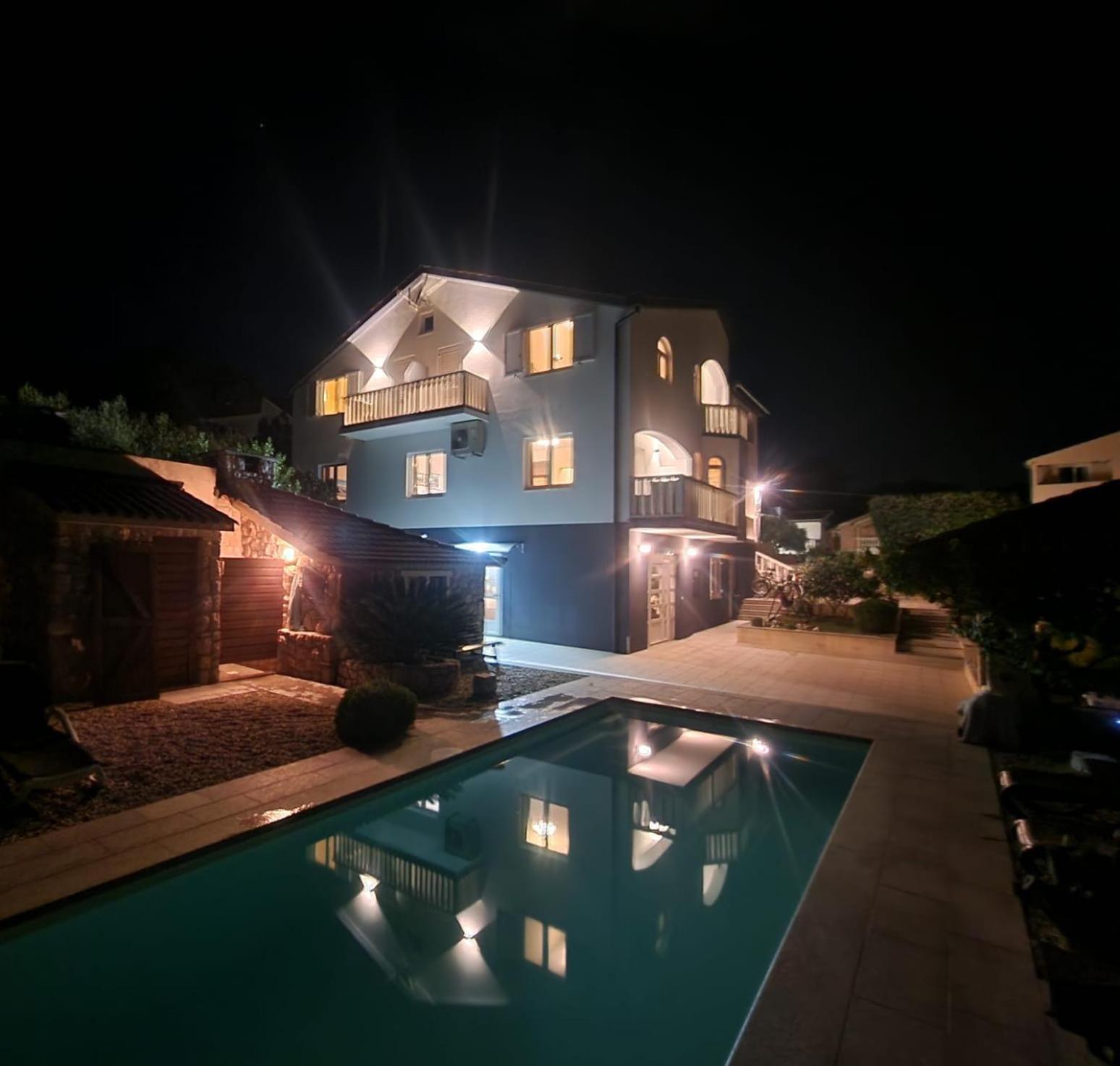 Apartments Villa Lora Kraj  Extérieur photo